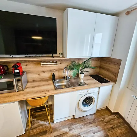 Candy - People's Square - Netflix Apartment *